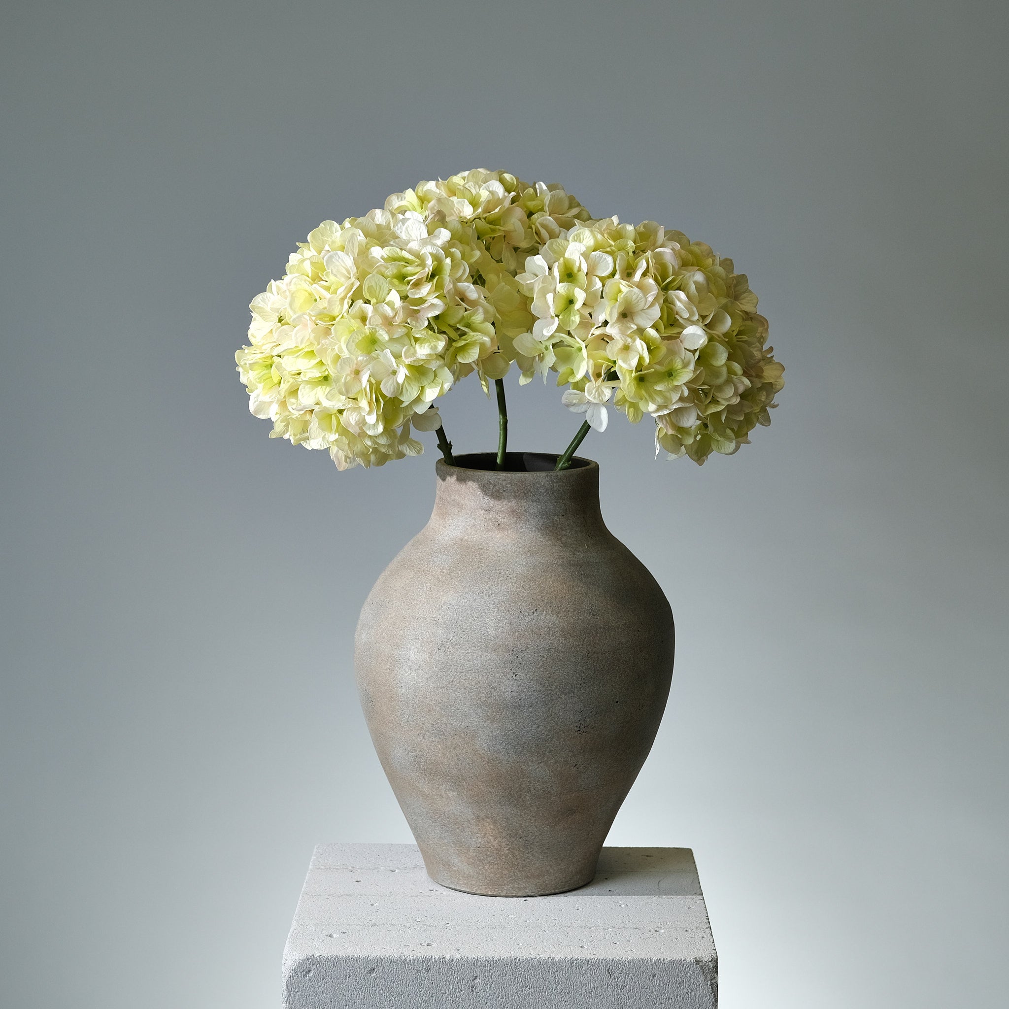 Hortensia - Realistiska Konstgjorda Hortensior i kruka. Verklighetstrogna FLORISSMA