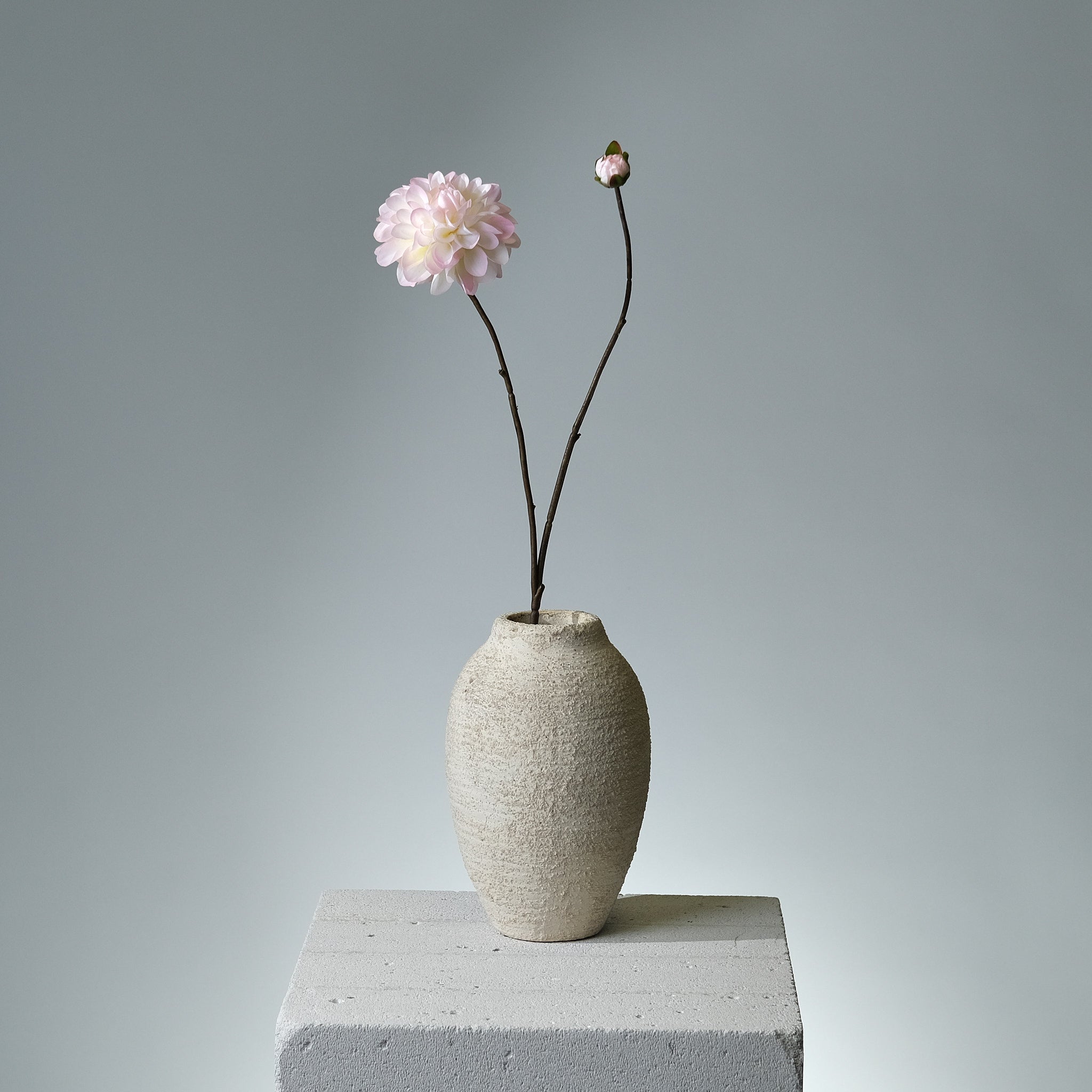 Konstgjord Dahlia i färgen Cremé/Rosa - FLORISSMA