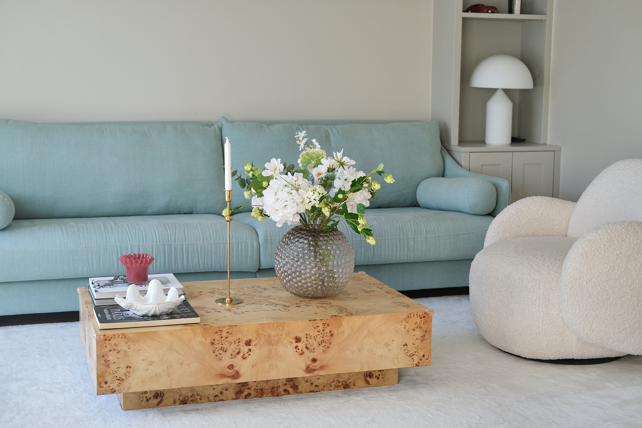 Konstblommor till hemmet – så skapar du en tidlös inredning - FLORISSMA