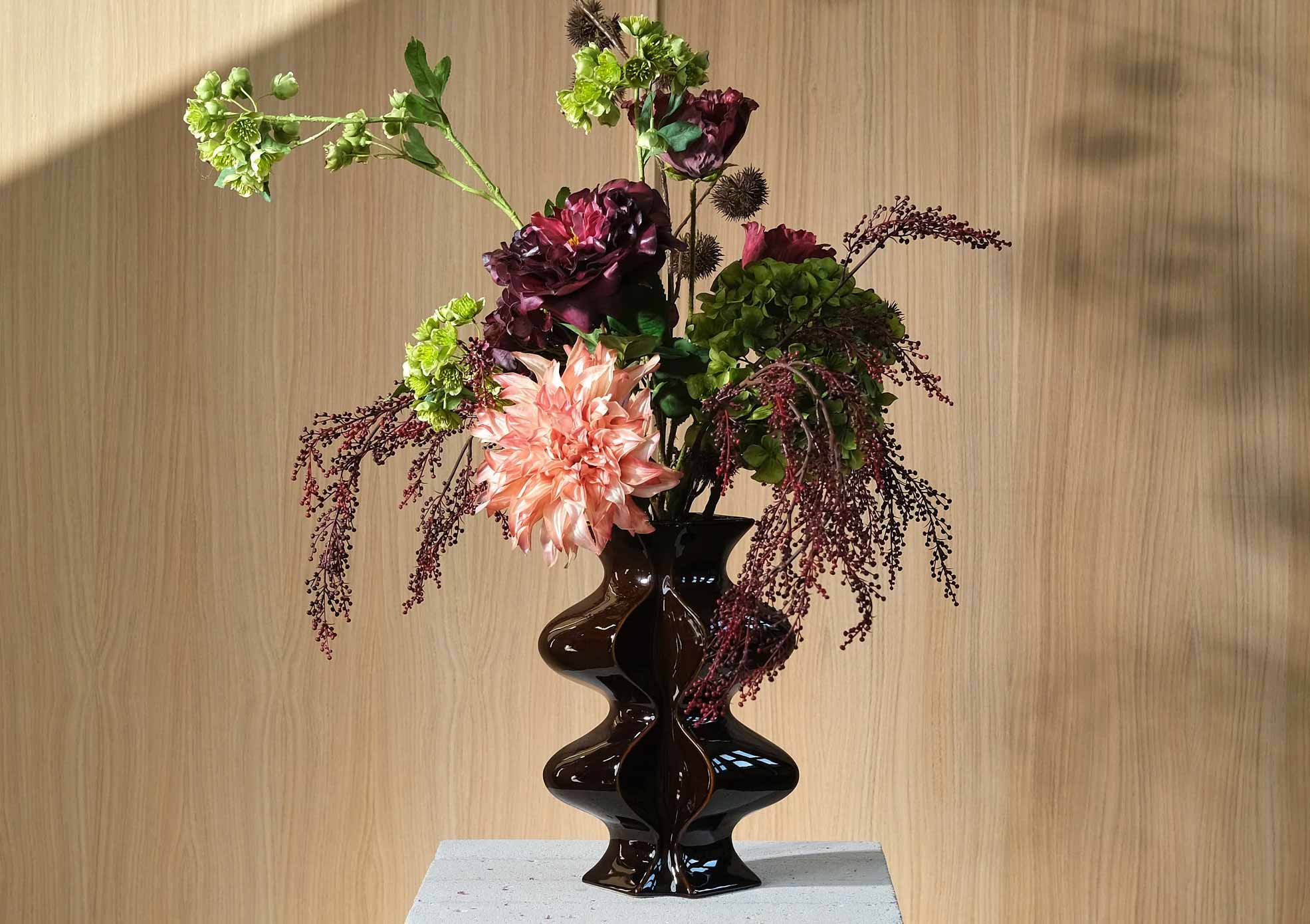 Konstgjorda höstbuketter – värme och färg för säsongens alla rum