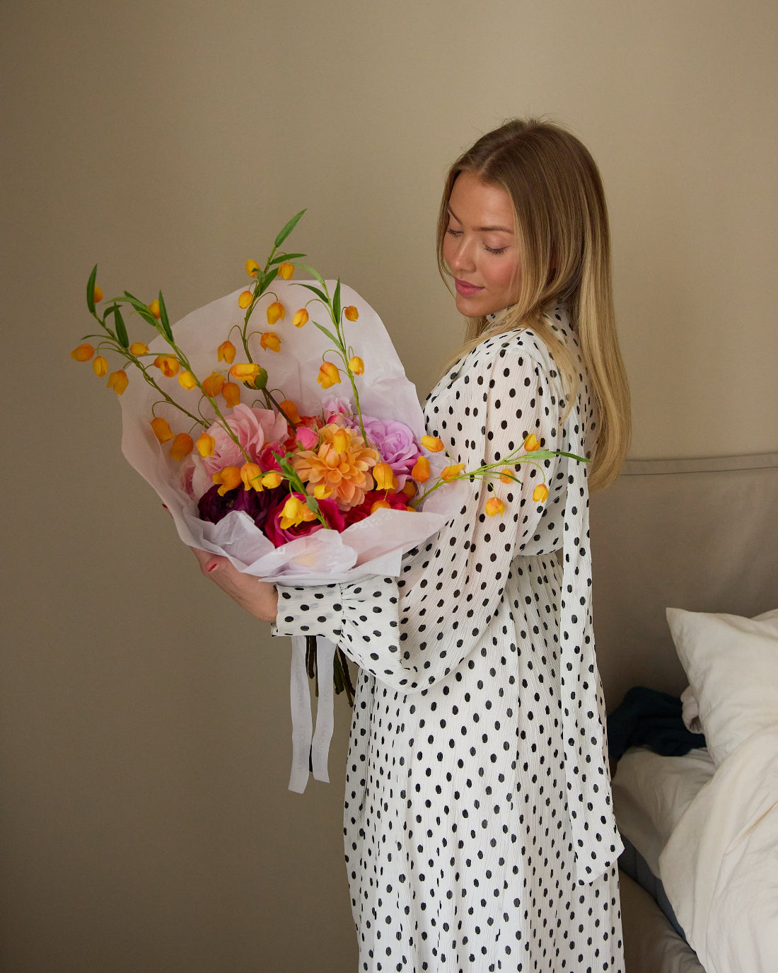 Orange Juice – Artificial bouquet with peony, dahlia, poppy, and ranunculus in summery hues