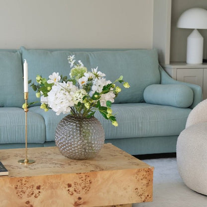 Anne Wood – Naturnära Bukett i Konstblommor med Hortensia &amp; Ros - FLORISSMA
